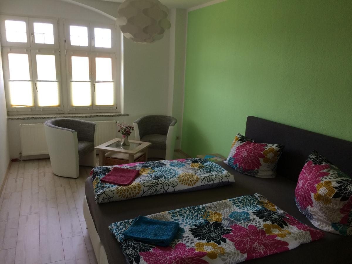 Pension Zum Alten Gasthaus Haensel Krauschwitz Esterno foto