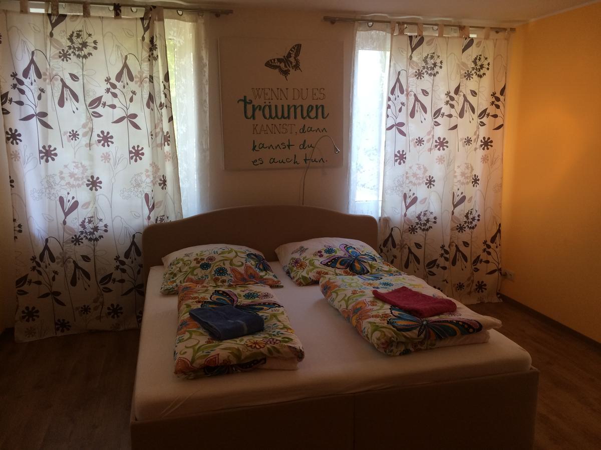 Pension Zum Alten Gasthaus Haensel Krauschwitz Esterno foto
